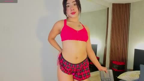 emmi_collins online show from April 20, 8:23 pm