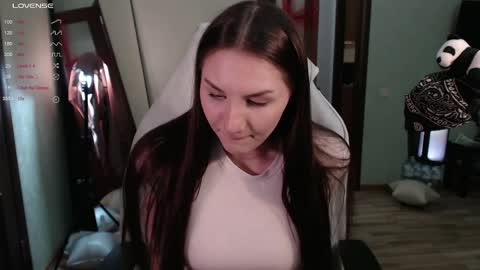 Emily online show from April 18, 7:58 pm