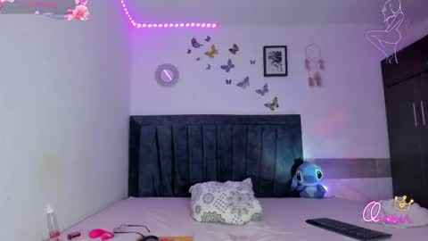 Emmie online show from April 28, 1:14 am