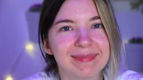 Snapshot of emmie_everly chatting on October 11, 8:33 pm emmie_everly online show from October 11, 8:33 pm