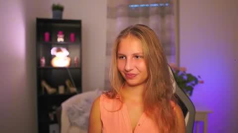 Emmie online show from October 16, 1:25 pm