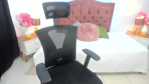 Emmi online show from September 17, 12:58 pm