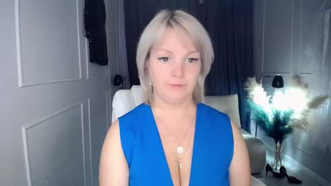 Snapshot of emmmam chatting on October 17, 11:13 am emmmam online show from October 17, 11:13 am