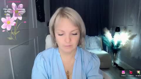 Snapshot of emmmam chatting on September 11, 2:28 pm emmmam online show from September 11, 2:28 pm