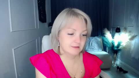 Snapshot of emmmam chatting on September 10, 2:06 pm emmmam online show from September 10, 2:06 pm