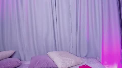 Emmy Heart online show from December 17, 4:05 am