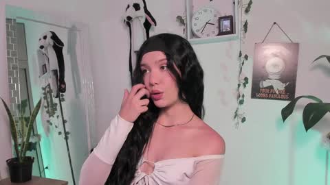 Snapshot of emperatriiiz chatting on February 4, 8:38 pm Emperatriz online show from February 4, 8:38 pm