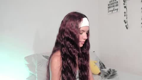 Snapshot of emperatriiiz chatting on December 6, 8:28 pm Emperatriz online show from December 6, 8:28 pm