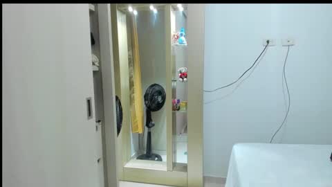 emperatriztapia online show from November 12, 1:36 am