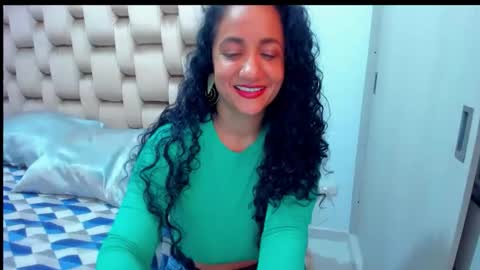 emperatriztapia online show from March 4, 9:32 pm