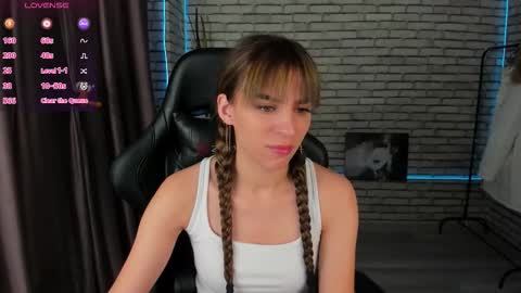 Snapshot of emy__angel chatting on October 11, 12:04 am emy__angel online show from October 11, 12:04 am