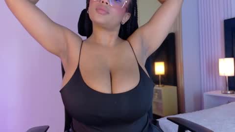 Snapshot of emy_leon chatting on September 13, 8:17 pm Emy online show from September 13, 8:17 pm