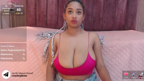 Snapshot of emy_leon chatting on January 17, 5:42 am Emy online show from January 17, 5:42 am