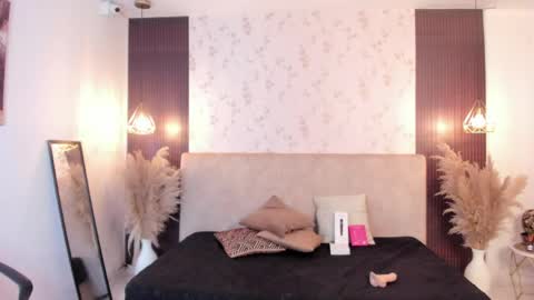 emy online show from May 23, 12:47 pm