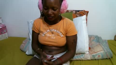 Vee online show from April 18, 12:57 am