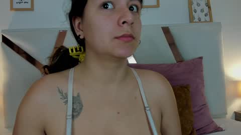 Snapshot of engelstone_ chatting on February 5, 11:34 am E N G E L online show from February 5, 11:34 am