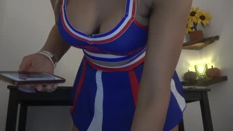 Snapshot of english_rose__ chatting on October 9, 9:02 am Rosie online show from October 9, 9:02 am