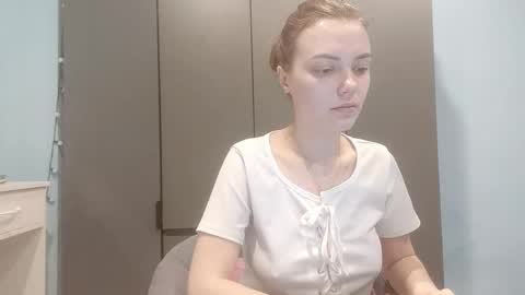 Lily online show from February 9, 1:30 am