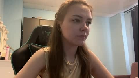 Lily online show from April 15, 3:18 am