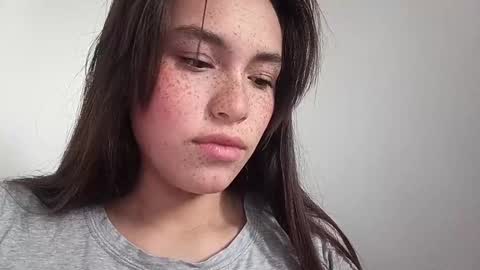 Snapshot of erika_depp chatting on December 9, 9:05 pm Erika online show from December 9, 9:05 pm