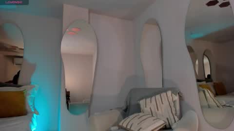 Erika Benz online show from December 15, 5:45 am