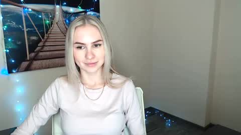 Snapshot of erikagavin chatting on January 6, 12:35 pm Erika online show from January 6, 12:35 pm