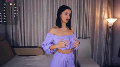 Snapshot of erlinefairall chatting on October 17, 7:28 pm Erline and Monica online show from October 17, 7:28 pm