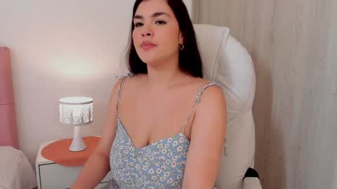 Snapshot of erotic_boobs chatting on December 2, 1:12 pm Karen online show from December 2, 1:12 pm