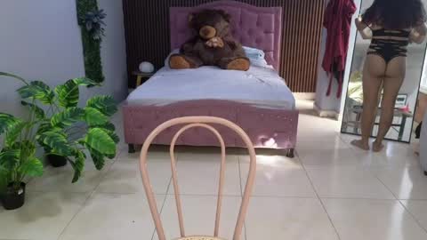 erotic_mavis online show from April 24, 8:00 pm