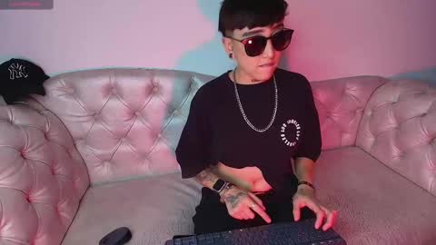 Snapshot of eryx_eriscor chatting on September 26, 2:47 pm Eryx online show from September 26, 2:47 pm