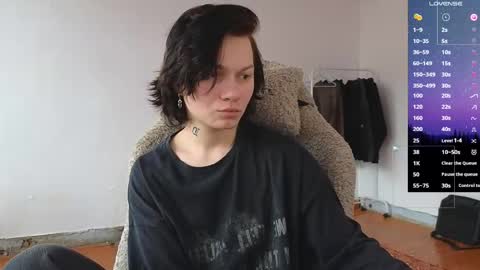 esajukyy online show from April 28, 1:25 am