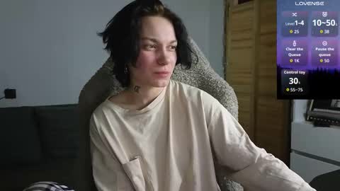 esajukyy online show from February 17, 4:39 pm