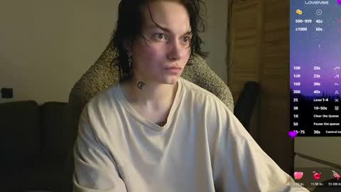 esajukyy online show from March 21, 2:44 pm