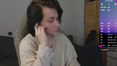 esajukyy online show from April 22, 3:20 pm