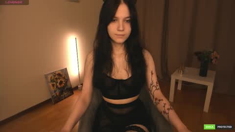 esenue online show from November 22, 5:26 pm