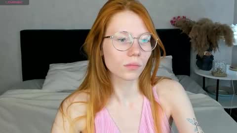 Esme Runn online show from October 27, 3:02 am