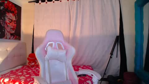 Snapshot of esmeralda098 chatting on January 12, 11:26 pm Esmeralda online show from January 12, 11:26 pm