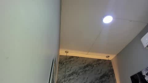 Esmeralda online show from April 27, 7:00 pm