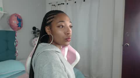 Snapshot of esmeralda_bk chatting on January 27, 3:07 pm esmeralda_bk online show from January 27, 3:07 pm