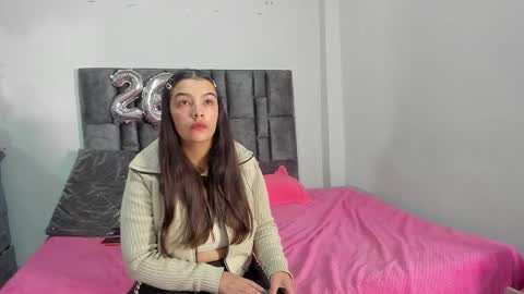 Perla online show from March 21, 7:35 am