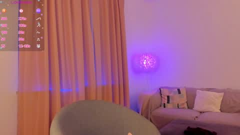 Snapshot of esmimilf chatting on January 31, 7:51 pm Esmi online show from January 31, 7:51 pm