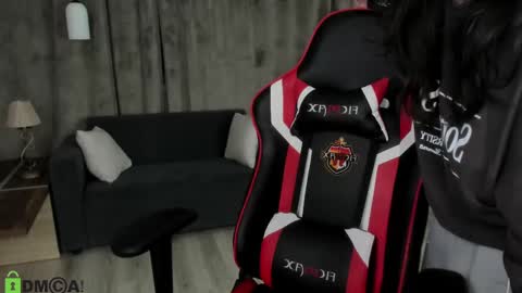 esteria online show from December 20, 10:54 pm