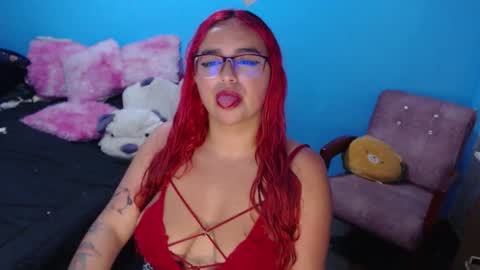 Estefania online show from March 4, 9:21 pm