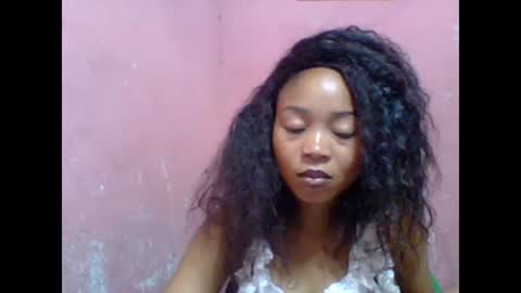 estelah20 online show from November 6, 7:03 am