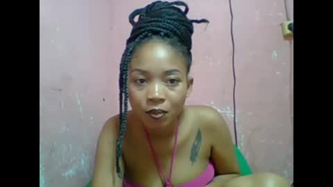 estelah20 online show from November 17, 8:15 am