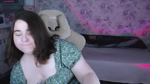 estelle_hicks online show from April 26, 6:49 pm