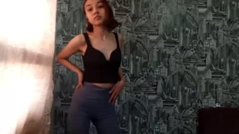 estellekirbo online show from June 9, 3:11 pm