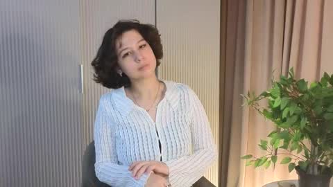 Lily online show from May 11, 2:30 pm