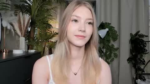 Snapshot of eternity_cuite chatting on September 21, 5:50 am Natalie online show from September 21, 5:50 am