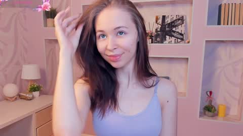 Snapshot of eugeniabrainard chatting on December 21, 7:35 am Eugenia online show from December 21, 7:35 am